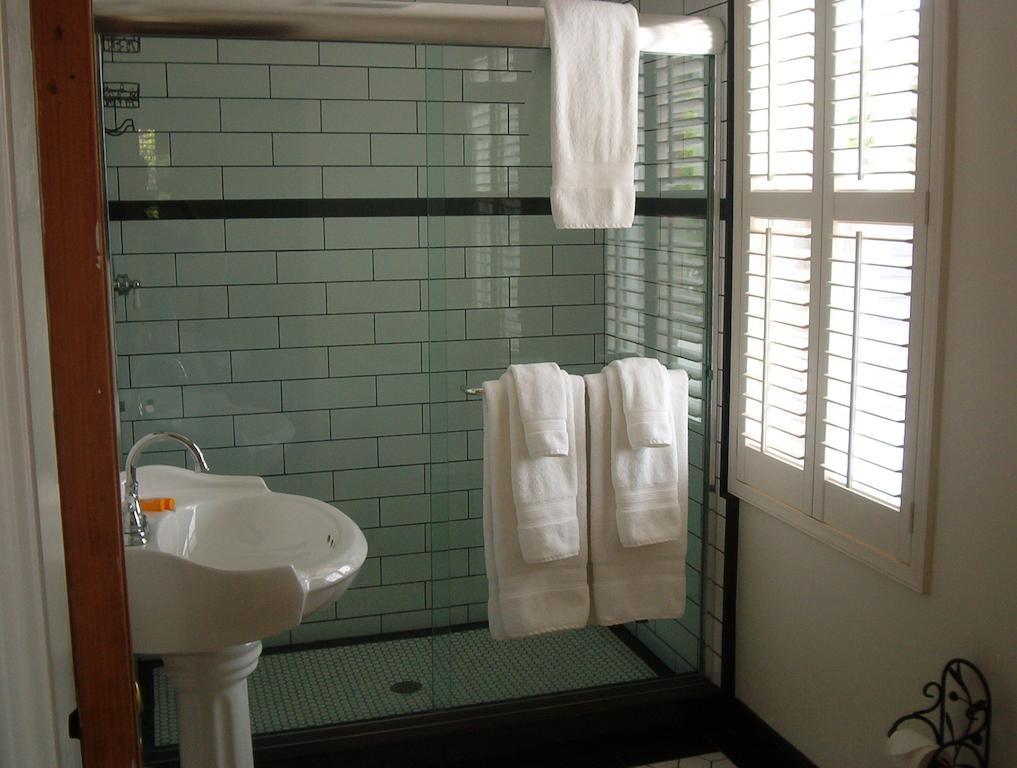 Jamestown Hotel Екстериор снимка
